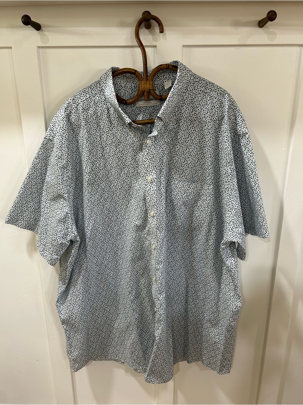 Roundtree & Yorke Light Blue floral Short-Sleeve Button-Down Shirt